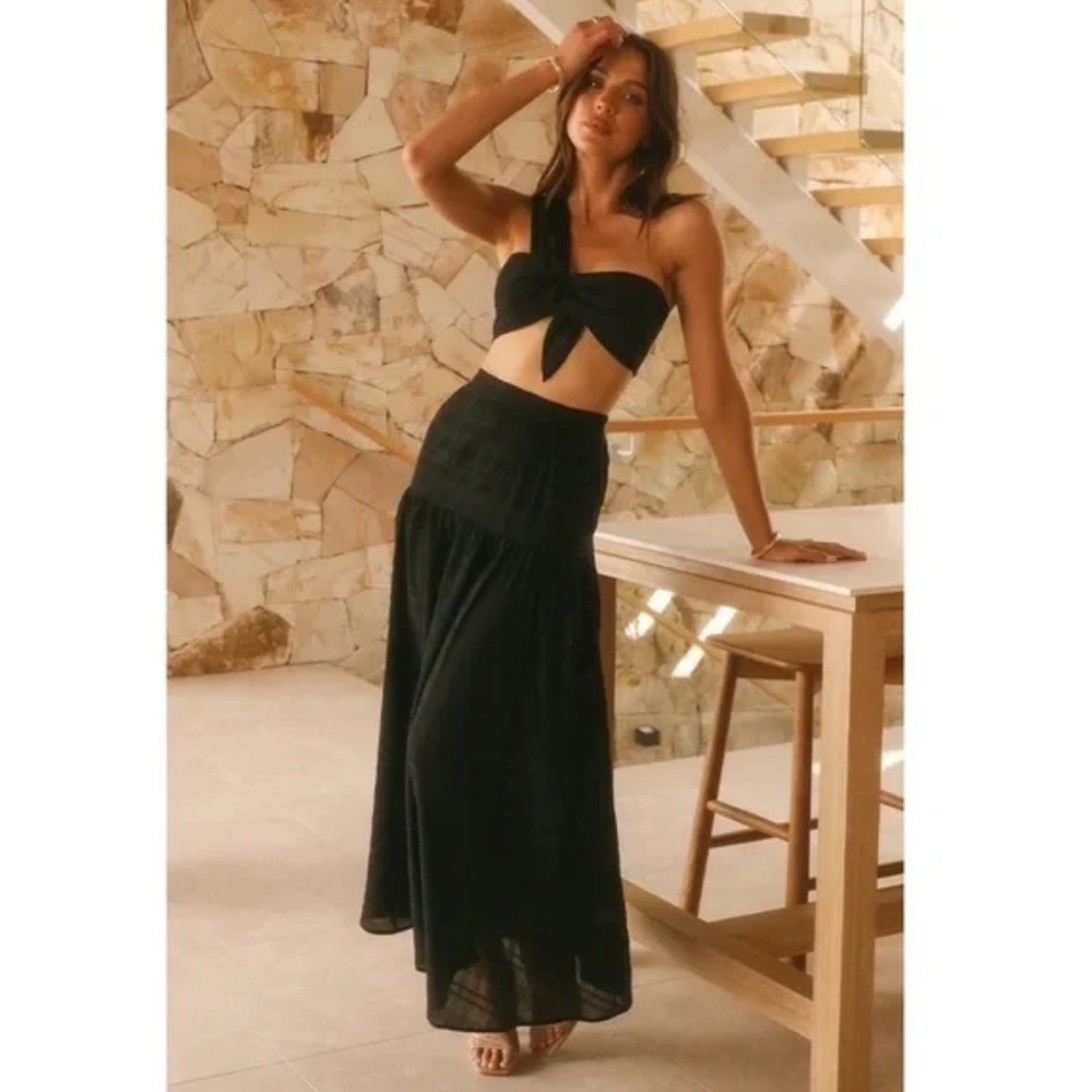 SEVEN WONDERS BLACK MARBELLA SINGLE STRAP FRONT KNOT CROP TOP - Picture 8 of 9